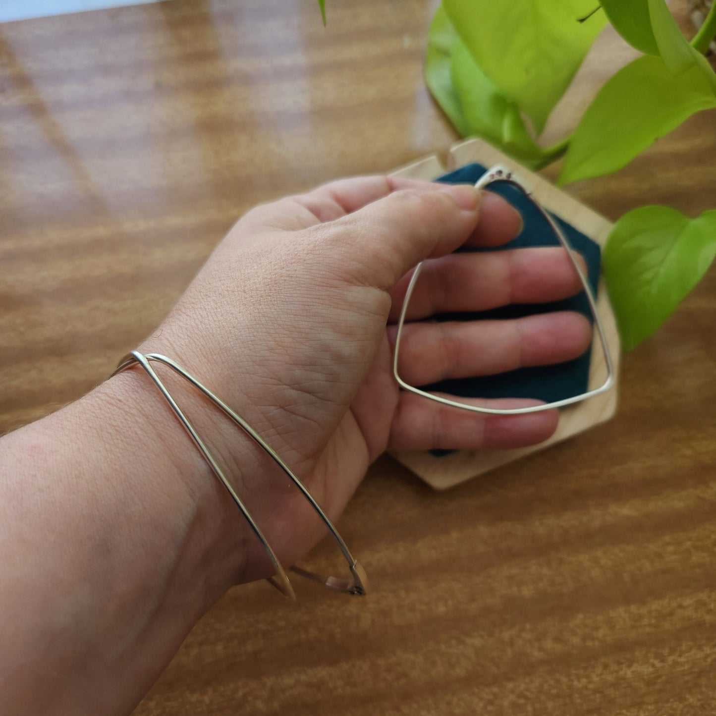 Iota Bangle