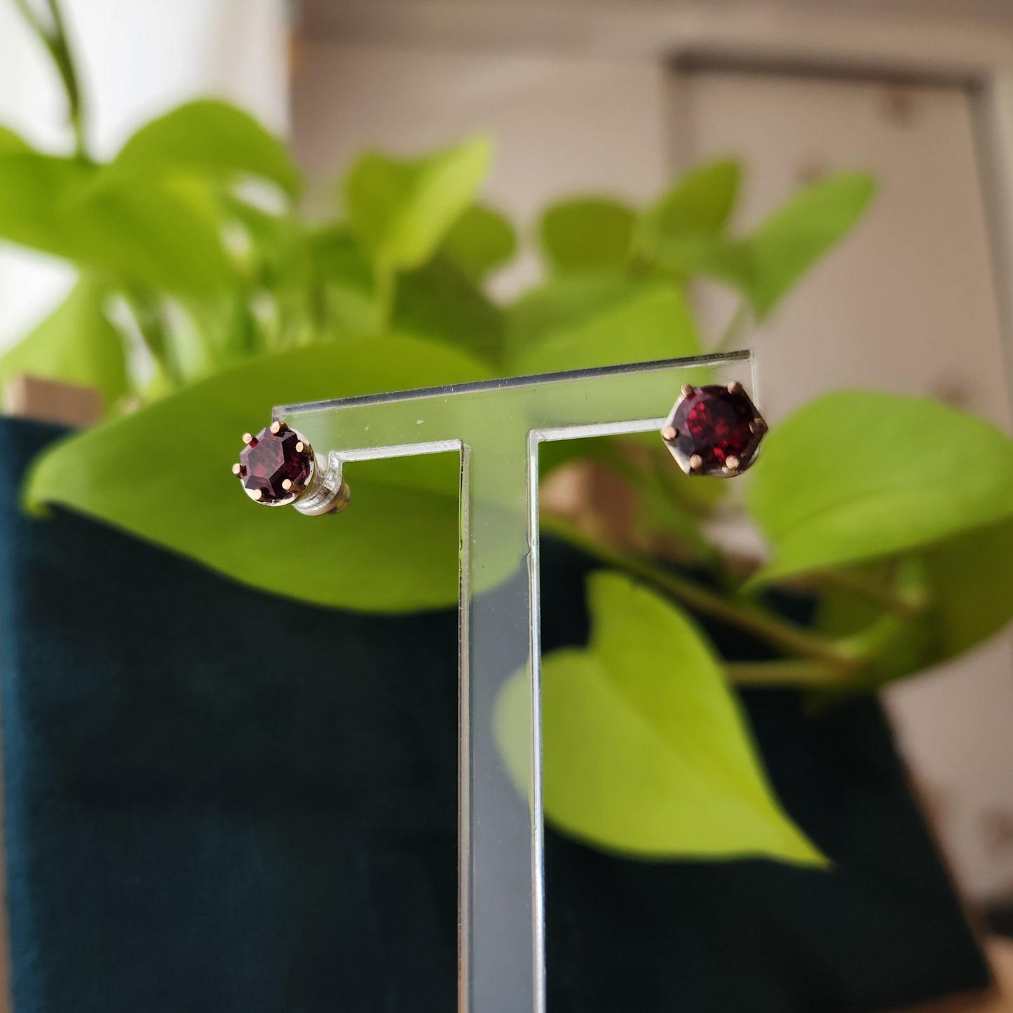 Round x Hexagonal Garnet Studs