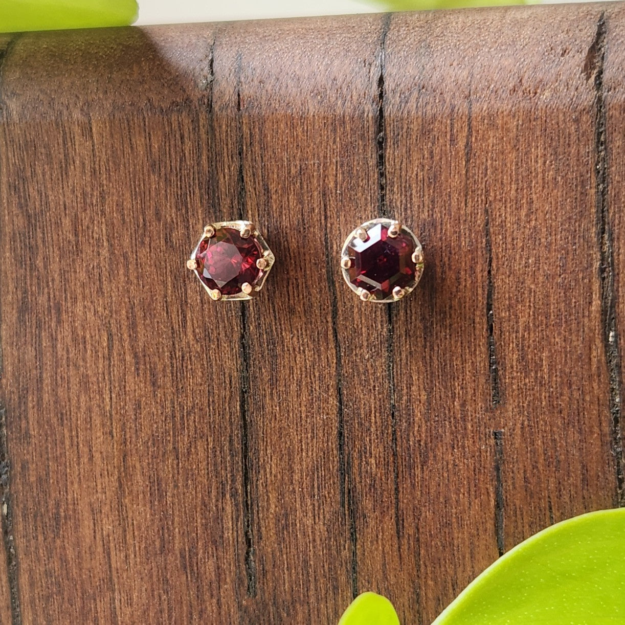 Round x Hexagonal Garnet Studs
